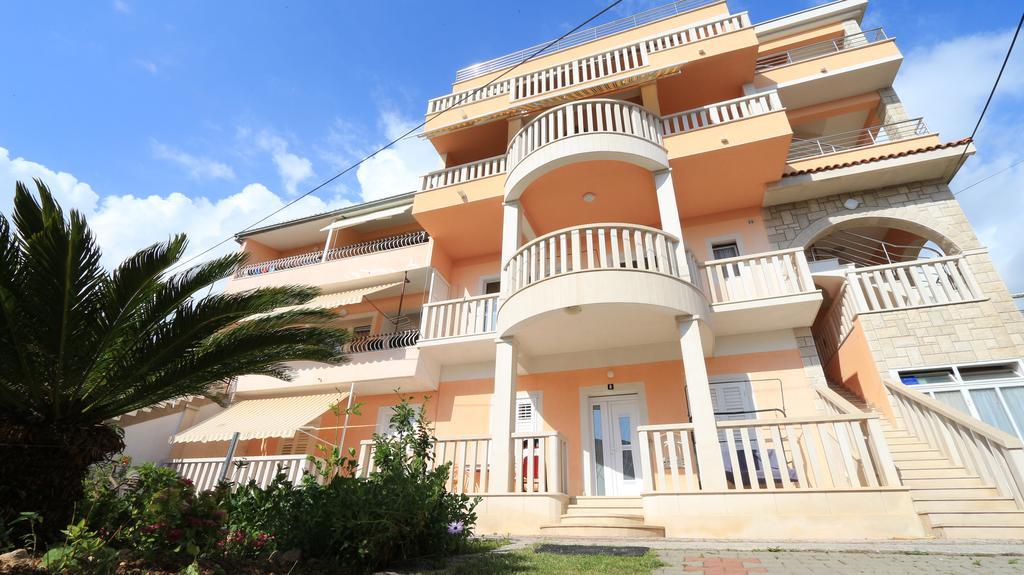 Apartments Villa Flamingo Makarska Exterior foto